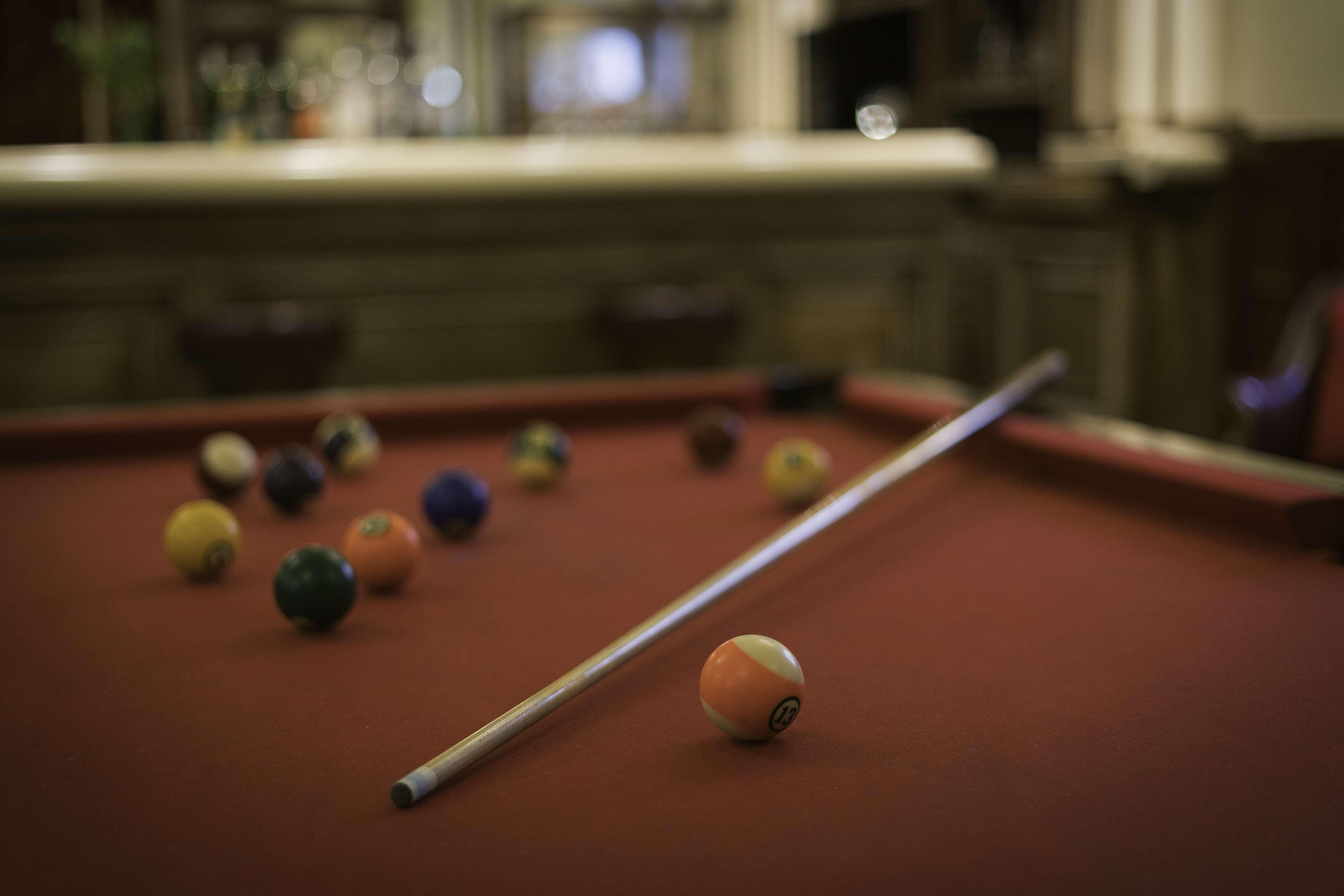 호텔 로페스 데 하로 빌바오 외부 사진 Pool table