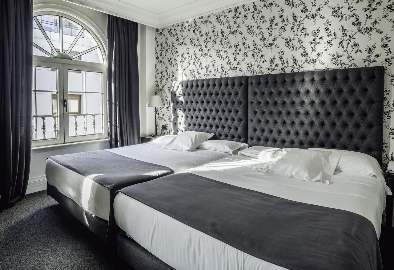 호텔 로페스 데 하로 빌바오 외부 사진 A room at the Hotel Indigo Barcelona